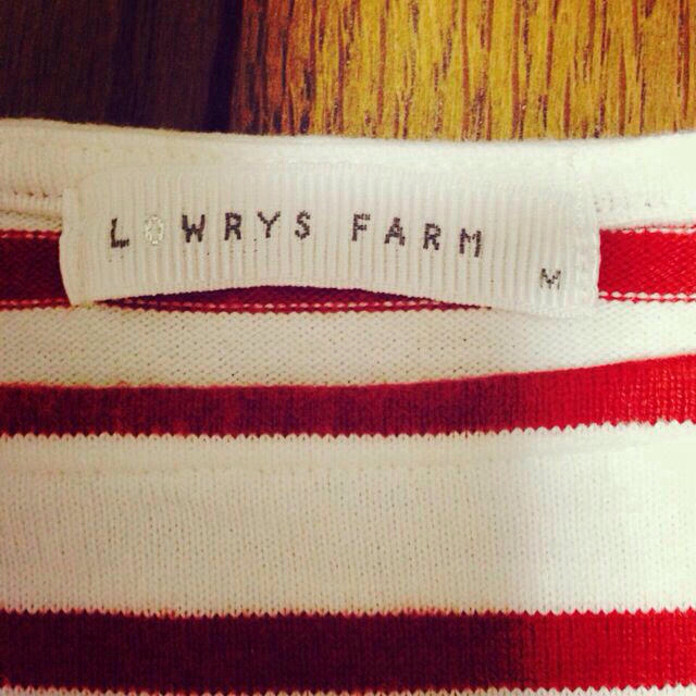 LOWRYS FARM(ローリーズファーム)の赤ボーダー トップス レディースのトップス(Tシャツ(長袖/七分))の商品写真