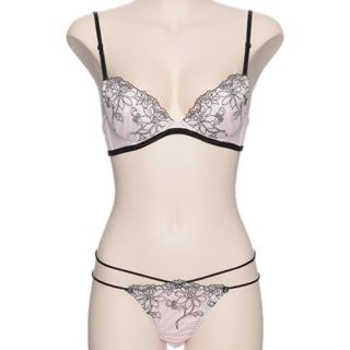 ラヴィジュール(Ravijour)の新品未開封♡C65 Ｔバック(ブラ&ショーツセット)