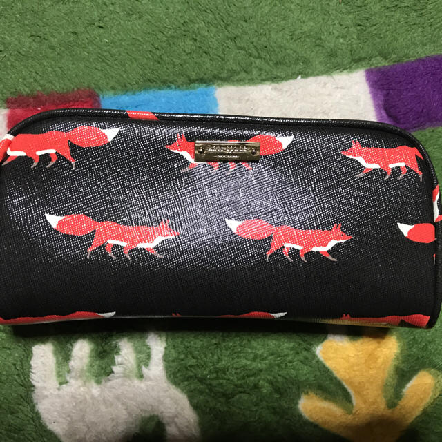 kate spade new york(ケイトスペードニューヨーク)のあっか様専用 ケイトスペード  ポーチ キツネ柄 レディースのファッション小物(ポーチ)の商品写真