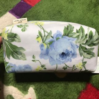 ローラアシュレイ(LAURA ASHLEY)のローラーアシュレイ ポーチ 新品(ポーチ)