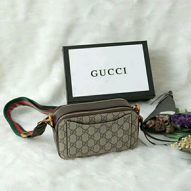 GUCCI  ショルダーバッ メンズのバッグ(ショルダーバッグ)の商品写真