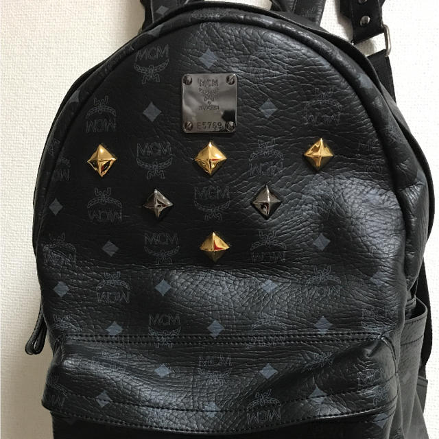 MCM - MCM リュック ブラック Mサイズの通販 by ∞'s shop｜エムシー ...