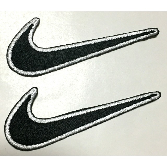 1 NIKE ナイキ ロゴ ワッペン  黒 ２枚セット  ハンドメイドの素材/材料(各種パーツ)の商品写真