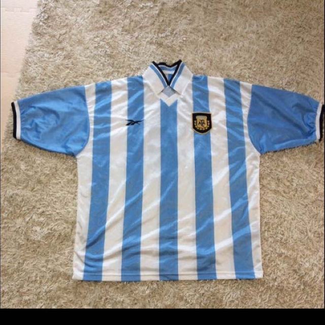 【アルゼンチン】サッカー レプリカシャツ（1999-2000） スポーツ/アウトドアのサッカー/フットサル(ウェア)の商品写真