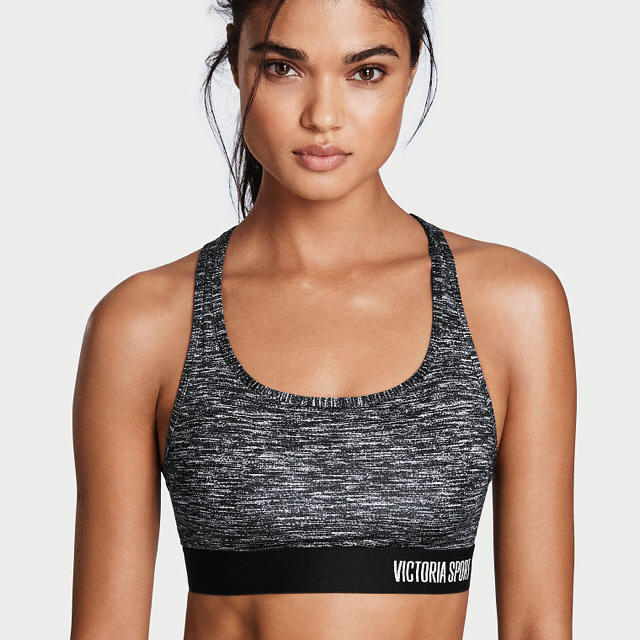 Victoria's Secret(ヴィクトリアズシークレット)の新品ヴィクトリアシークレットスポーツブラXS &ショーツSグレー レディースの下着/アンダーウェア(ブラ&ショーツセット)の商品写真