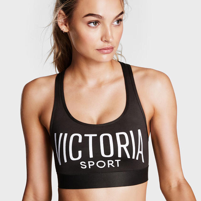 Victoria's Secret(ヴィクトリアズシークレット)の新品ヴィクトリアシークレットスポーツブラXS &ショーツSロゴ黒 レディースの下着/アンダーウェア(ブラ&ショーツセット)の商品写真