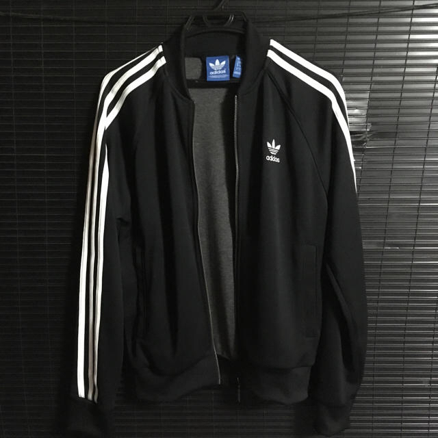 adidas(アディダス)のadidas オリジナルス トラックトップジャージ SST TRACK TOP メンズのトップス(ジャージ)の商品写真