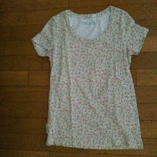 ローラアシュレイ(LAURA ASHLEY)のLaura Ashley/ユニクロ 花柄半袖Ｔシャツ(その他)