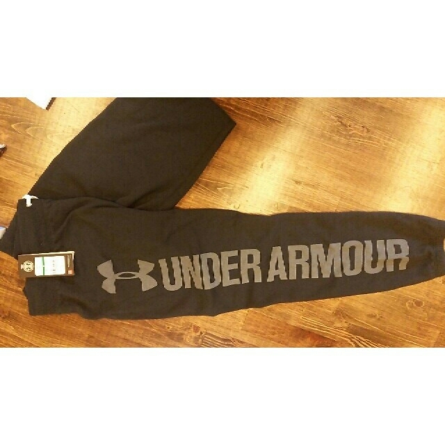 UNDER ARMOUR(アンダーアーマー)の新品未使用UNDER ARMOUR パンツ スポーツ/アウトドアのトレーニング/エクササイズ(トレーニング用品)の商品写真