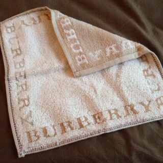 バーバリー(BURBERRY)の【新品】バーバリー♥︎タオルハンカチ(ハンカチ)