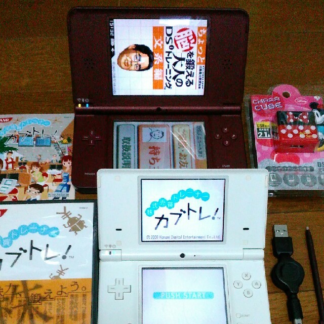 ニンテンドーDS(ニンテンドーDS)のディズニー２台 DSi LL  DSi ミニー充電器 カブトレ  エンタメ/ホビーのゲームソフト/ゲーム機本体(家庭用ゲーム機本体)の商品写真