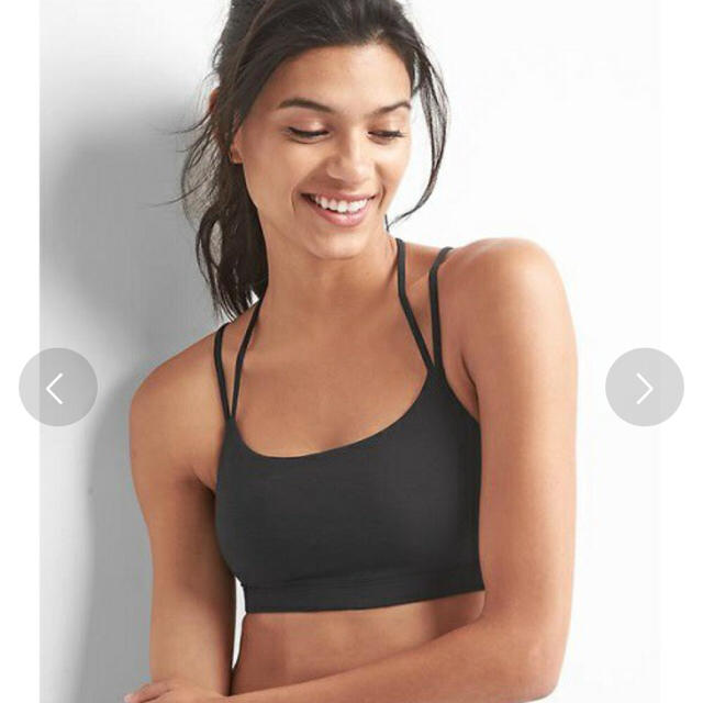 GAP(ギャップ)のGAP Pullover Bra スポーツブラ ブラック S 新品 ヨガ ブラ スポーツ/アウトドアのトレーニング/エクササイズ(トレーニング用品)の商品写真