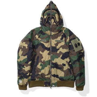 アベイシングエイプ(A BATHING APE)のBAPE undefeated CAMO SHARK DOWN JACKET (ダウンジャケット)