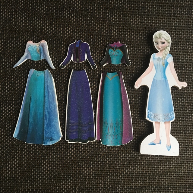 Disney(ディズニー)のフローズン　アナと雪の女王 エルサ　着せ替え木製人形セット　収納ケース付き ハンドメイドのぬいぐるみ/人形(人形)の商品写真