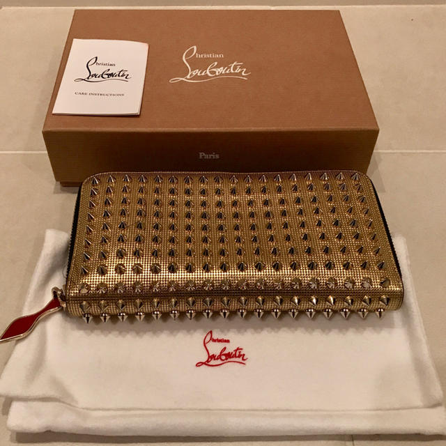 人気の Christian Louboutin - 最終売り切り価格!! 早い者勝ち!ルブタン 長財布 人気の Christian Louboutin - 最終売り切り価格!! 早い者勝ち!ルブタン 長財布