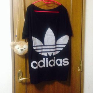 アディダス(adidas)のadidas ワンピ(Tシャツ(半袖/袖なし))