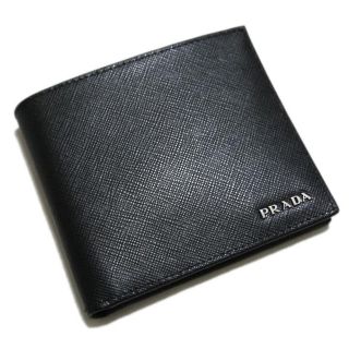 Prada 新品プラダpradaメンズレザー二つ折り財布 小銭入れ付黒2m0738の通販 ラクマ Prada 新品プラダpradaメンズレザー二つ折り財布 小銭入れ付黒2m0738の通販 ラクマ