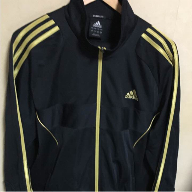 adidas(アディダス)のアディダス❣️パフォーマンス💫人気❗️黒✖️金ジャージ👍size XO メンズのトップス(ジャージ)の商品写真