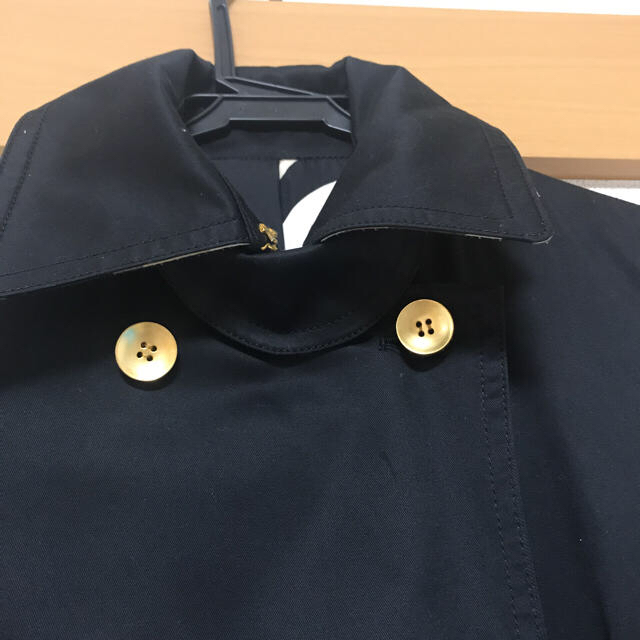 NOVESPAZIO(ノーベスパジオ)のエレガントな黒のトレンチコート レディースのジャケット/アウター(トレンチコート)の商品写真