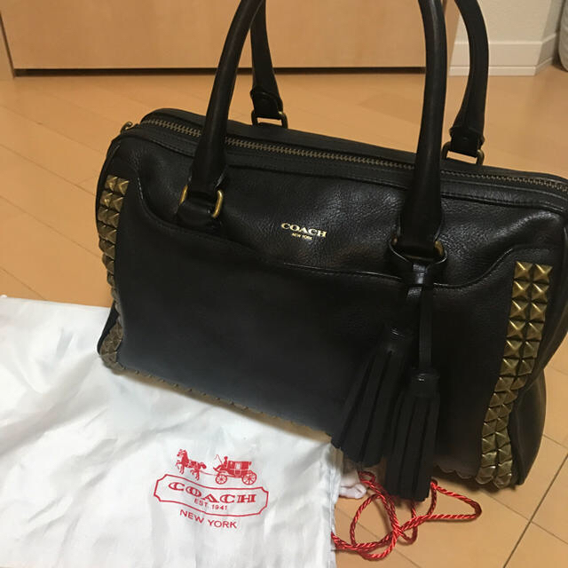 COACH(コーチ)のゆぱ♡さま  coach コーチ スタッズバック レディースのバッグ(ハンドバッグ)の商品写真