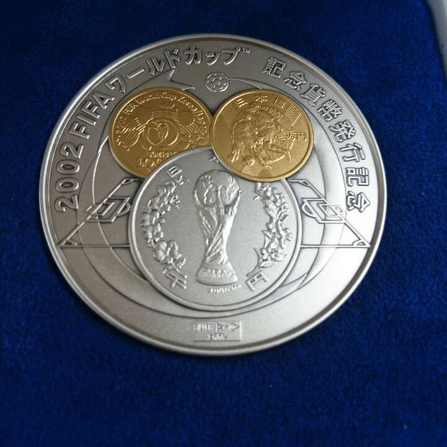 2002 FIFAワールドカップ 記念貨幣発行 純銀記念メダル エンタメ/ホビーの美術品/アンティーク(貨幣)の商品写真