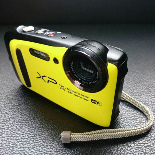 富士フイルム(フジフイルム)のFUJIFILM FINEPIX XP90 フジ ファインピックス イエロー スマホ/家電/カメラのカメラ(その他)の商品写真