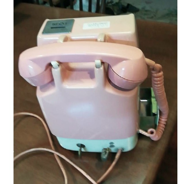 ピンク　公衆電話 インテリア/住まい/日用品の収納家具(電話台/ファックス台)の商品写真