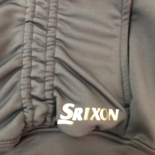 Srixon(スリクソン)のスリクソンジャケットMサイズ スポーツ/アウトドアのテニス(ウェア)の商品写真