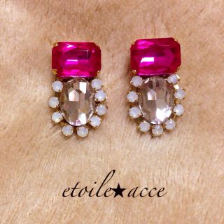 ピンクビジューピアス イヤリング可(ピアス)