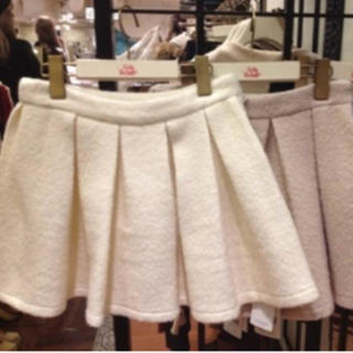 アンクルージュ(Ank Rouge)のAnkRouge白プリーツスカート冬素材(ミニスカート)
