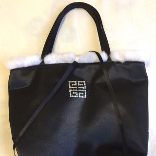 ジバンシィ(GIVENCHY)の【週末お値下げ】GIVENCHY ファーハンドバック(ハンドバッグ)