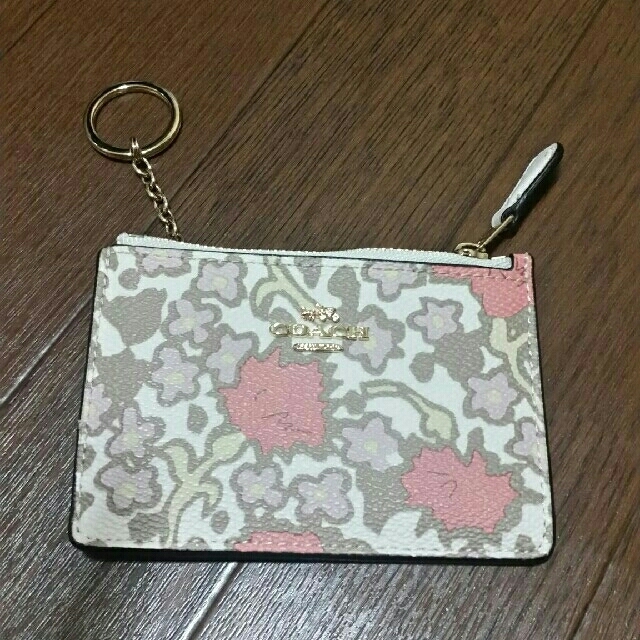 取り置き中: 新品☆COACH 定期入れ キーケース コインパース