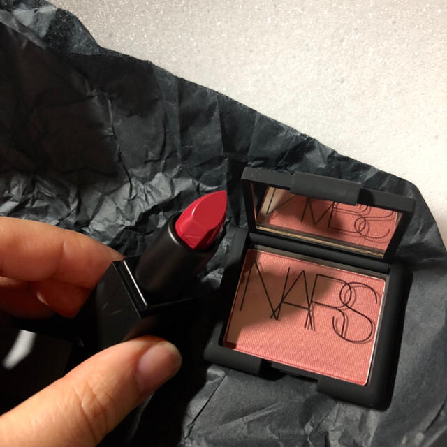 NARS(ナーズ)のNARS ナーズ ホリデーコフレ 限定 ラブトライアングル 8463 コスメ/美容のキット/セット(コフレ/メイクアップセット)の商品写真