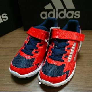 アディダス(adidas)の新品☆adidas☆アディダス☆ファイト☆キッズ☆スニーカー☆21.5cm(スニーカー)