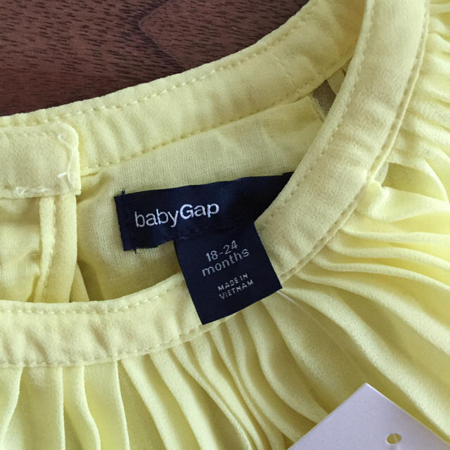 babyGAP(ベビーギャップ)のbabyGAP プリーツワンピ キッズ/ベビー/マタニティのキッズ服女の子用(90cm~)(ワンピース)の商品写真