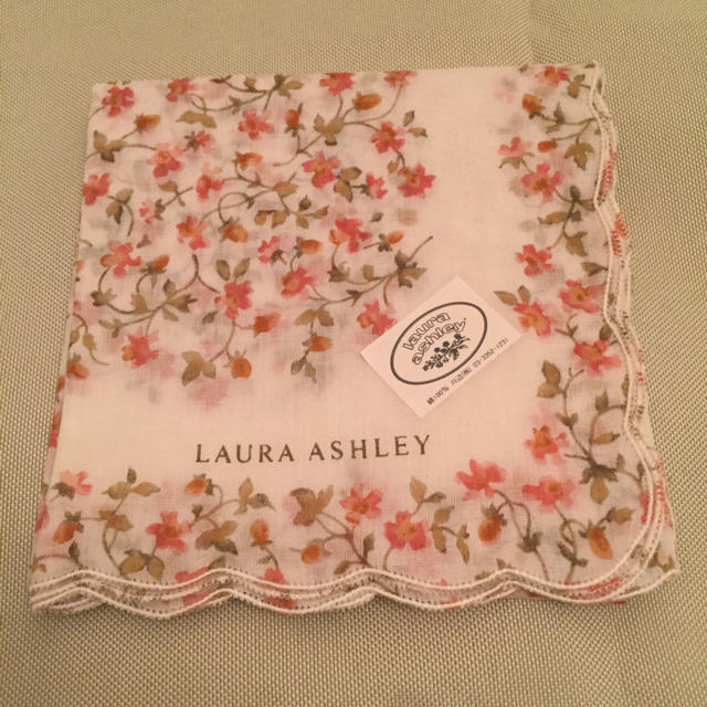 LAURA ASHLEY(ローラアシュレイ)のローラアシュレイ ハンカチ レディースのファッション小物(ハンカチ)の商品写真