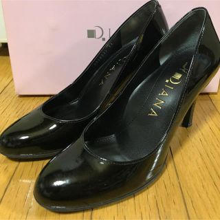 ダイアナ(DIANA)の【美品】ダイアナ エナメルパンプス 黒 22cm(ハイヒール/パンプス)