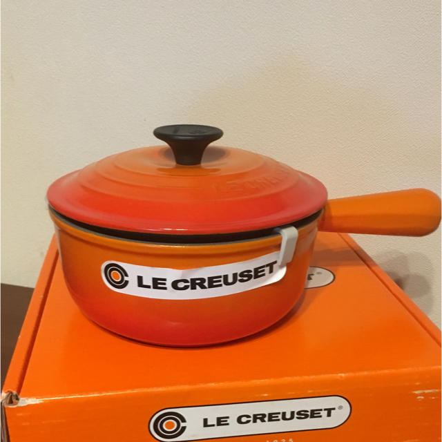 LE CREUSET(ルクルーゼ)のル・クルーゼ ソースパン 18㎝ インテリア/住まい/日用品のキッチン/食器(鍋/フライパン)の商品写真