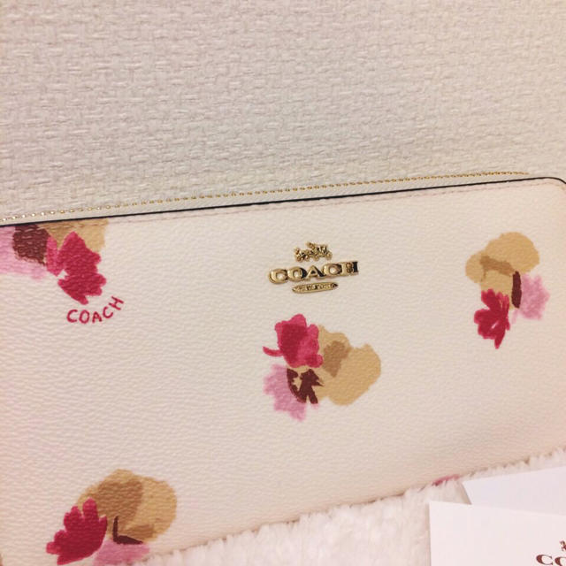 COACH(コーチ)の新品♡COACH フラワー長財布♡ レディースのファッション小物(財布)の商品写真