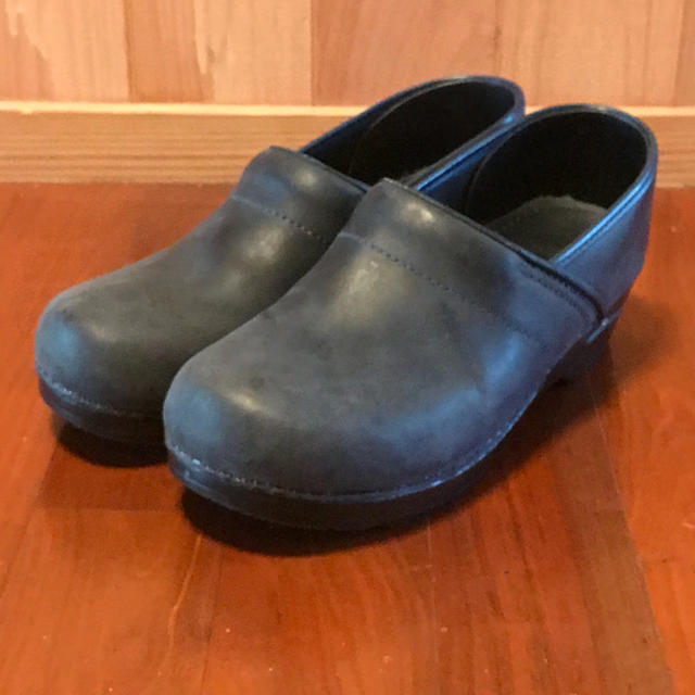 激安新品 dansko ダンスコ プロフェッショナル クロッグ サイズ40