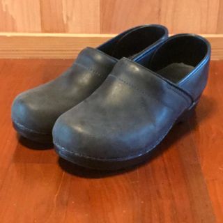 ダンスコ(dansko)のdansko ダンスコ プロフェッショナル クロッグ サイズ40 ネイビー (スリッポン/モカシン)