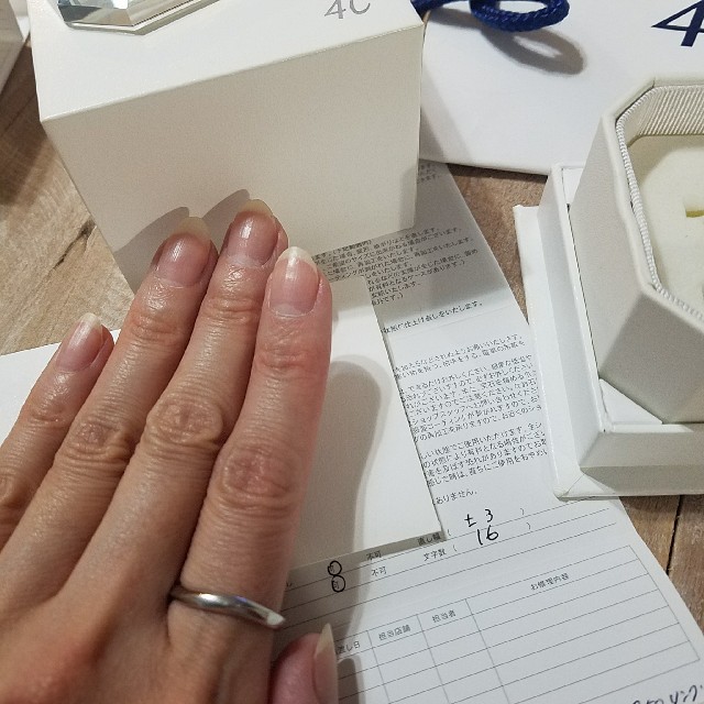 4℃(ヨンドシー)の阿倍野ハルカス近鉄4℃直営店購入メンズ☆プラチナ950シンプルリング メンズのアクセサリー(リング(指輪))の商品写真