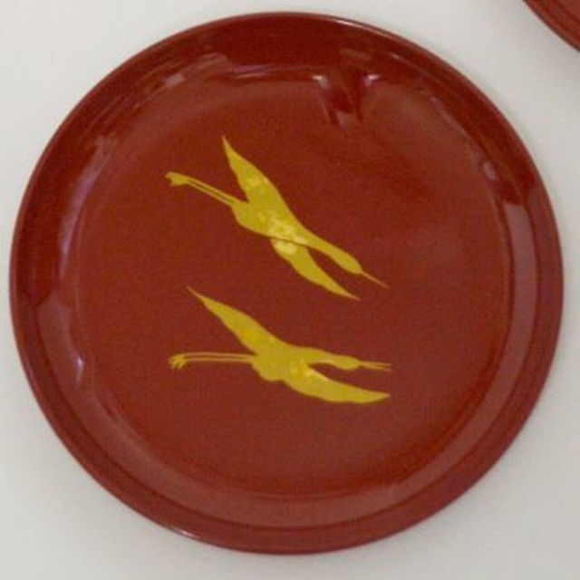 伝統工芸品の高岡漆器菓子皿4.5寸１３ｃｍ金張り２羽の鶴５枚