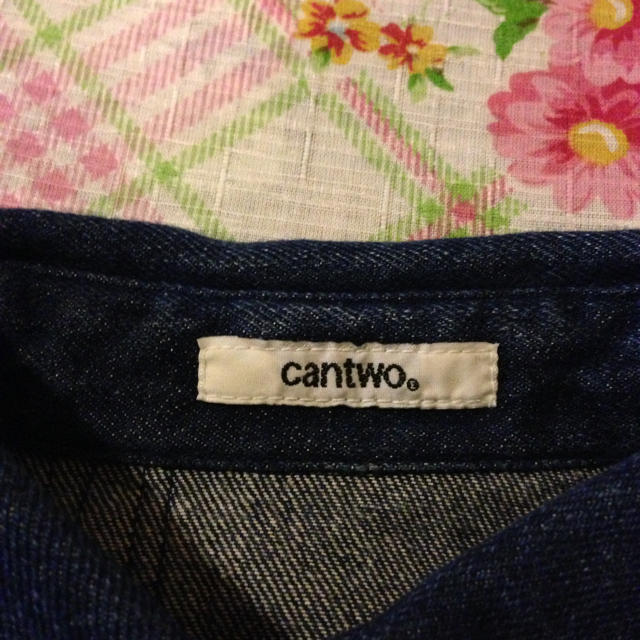 cantwo(キャンツー)のお値下げ☆ cantwoデニムシャツ レディースのトップス(シャツ/ブラウス(半袖/袖なし))の商品写真
