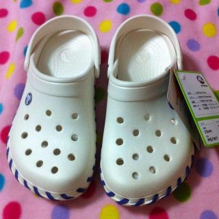 クロックス(crocs)の未使用 クロックス 白×紫(サンダル)