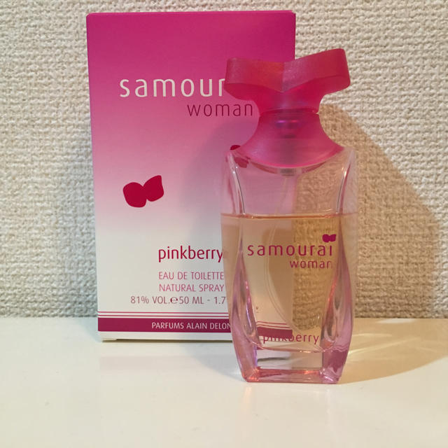 SAMOURAI(サムライ)のサムライウーマンピンクベリー50ml コスメ/美容の香水(香水(女性用))の商品写真