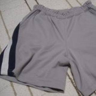 ユニクロ(UNIQLO)の子供服ユニクロ半ズボン・ショートパンツ メッシュ 110 ウエスト総ゴム グレー(パンツ/スパッツ)
