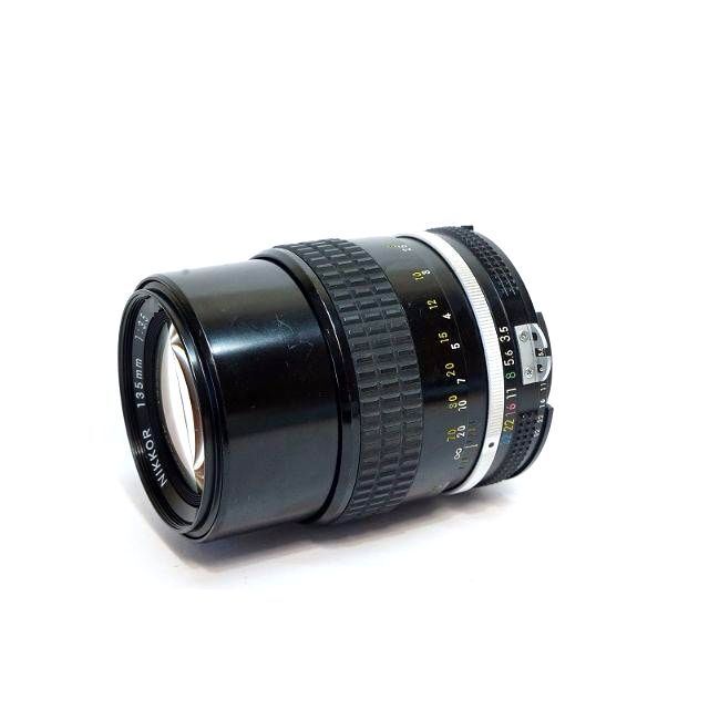 Nikon(ニコン)の単焦点レンズ Nikon Ai 135mm F3.5 スマホ/家電/カメラのカメラ(レンズ(単焦点))の商品写真