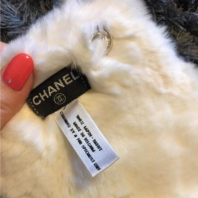 CHANEL(シャネル)の本物美品CHANELラパンネックウォーマーマフラーファーパール レディースのファッション小物(マフラー/ショール)の商品写真