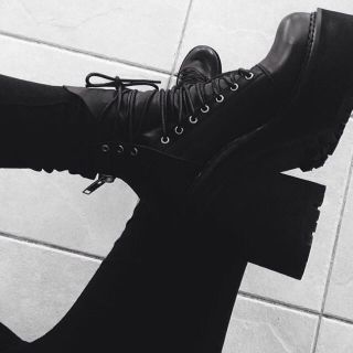 ユニフ(UNIF)のUNIF THRASH BOOTS レア 完売 人気商品 ユニフ 厚底(ブーツ)